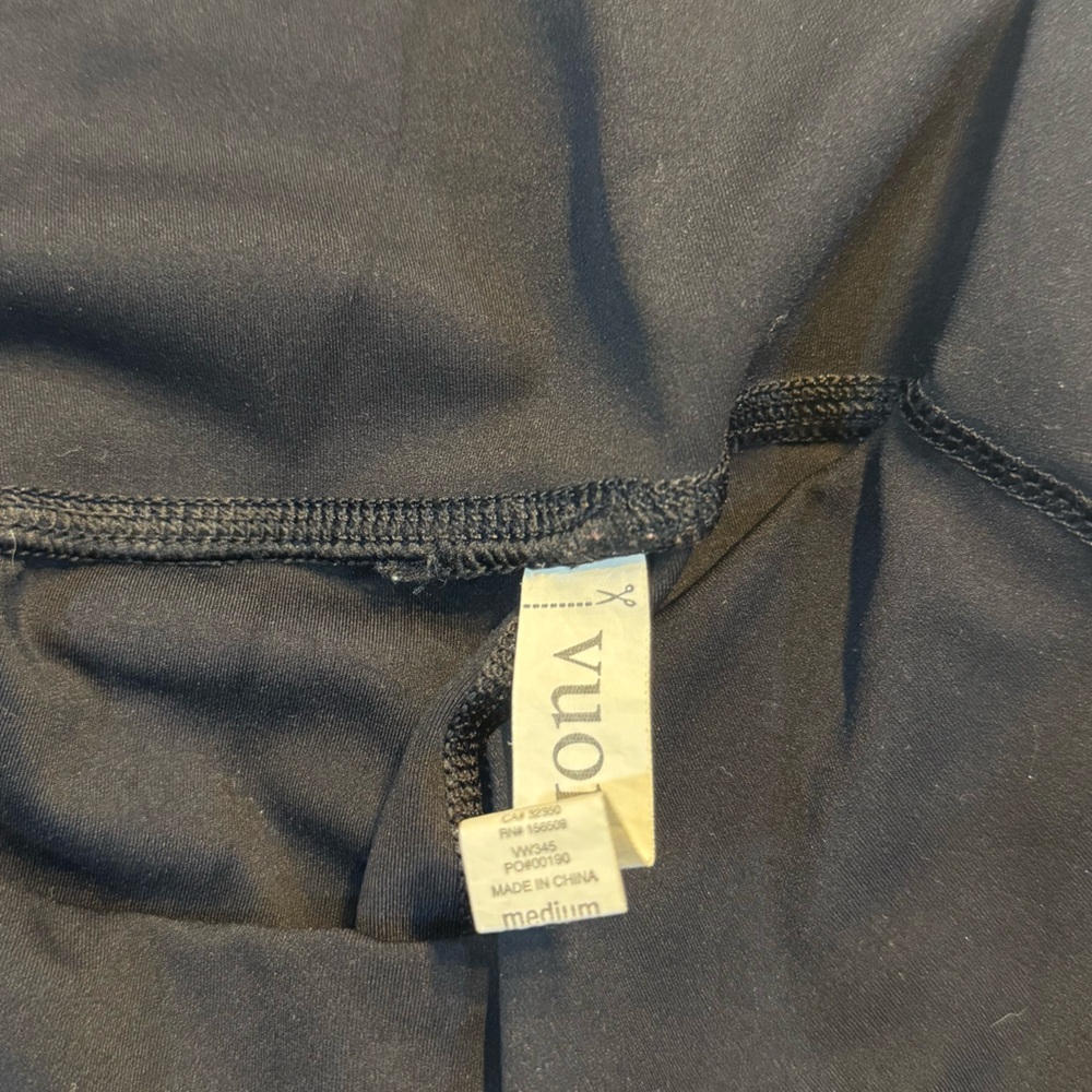Vuori Black & Grey Leggings - Picture 5 of 6